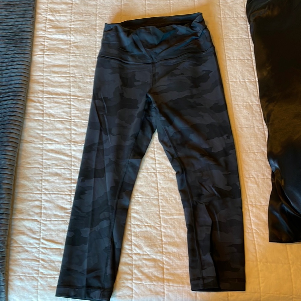 Lululemon Camo Leggings Sz 8